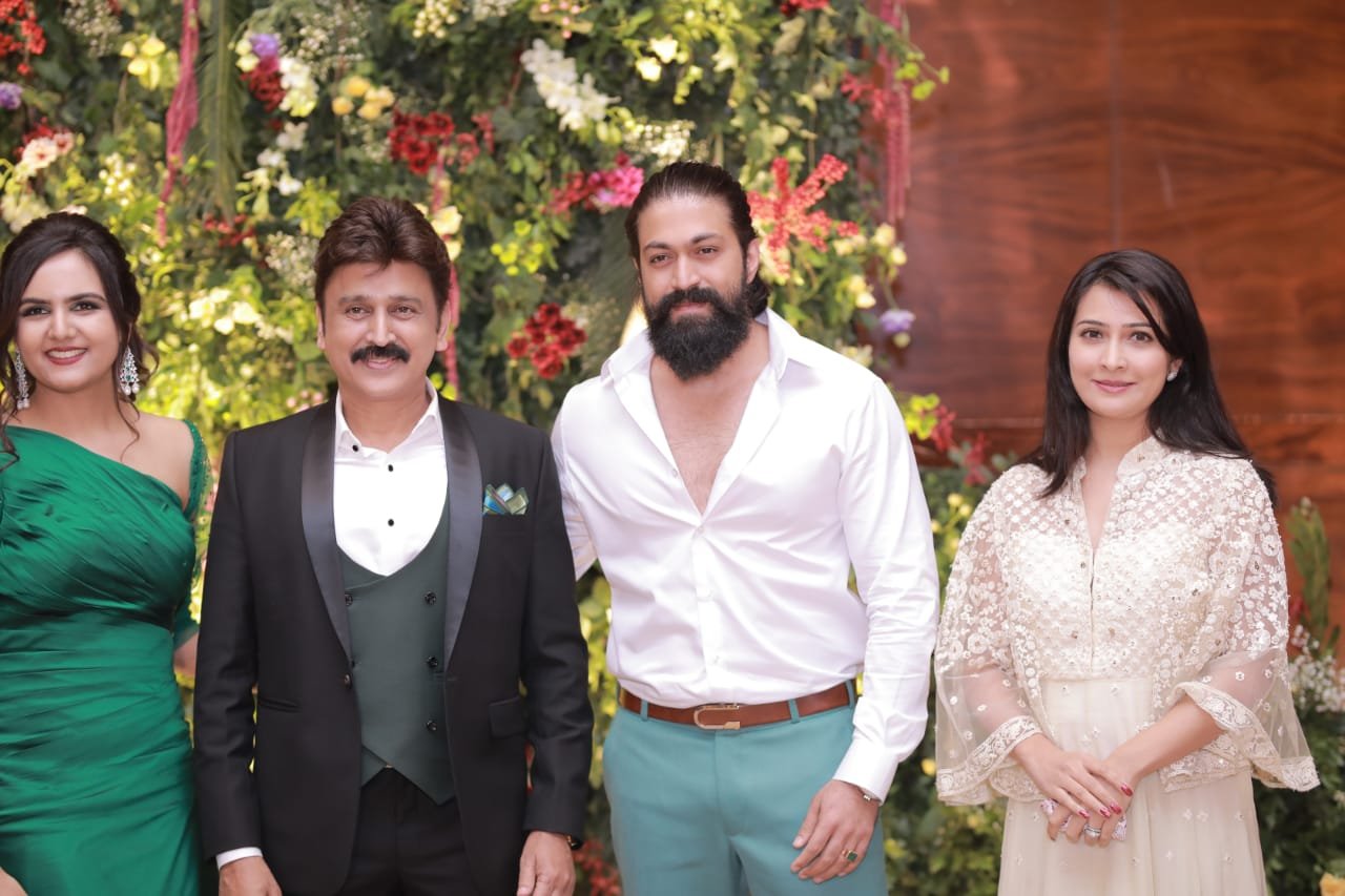 ರಮೇಶ್‌ ಮಗಳ ಮದುವೆ ರೆಸೆಪ್ಶನ್‌, ಇಲ್ಲಿದೆ ಫೋಟೊ ಕಲೆಕ್ಷನ್‌..!