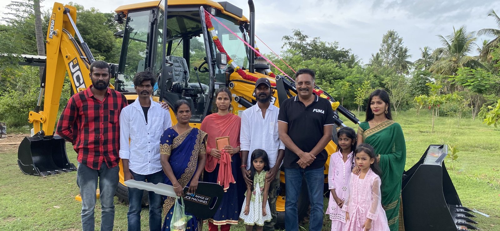 ಮೈಸೂರಿನ ಬಡ ಕುಟುಂಬಕ್ಕೆ ಬಿಗ್ ಗಿಫ್ಟ್ ಕೊಟ್ಟ ನಟ ಪ್ರಕಾಶ್ ರಾಜ್