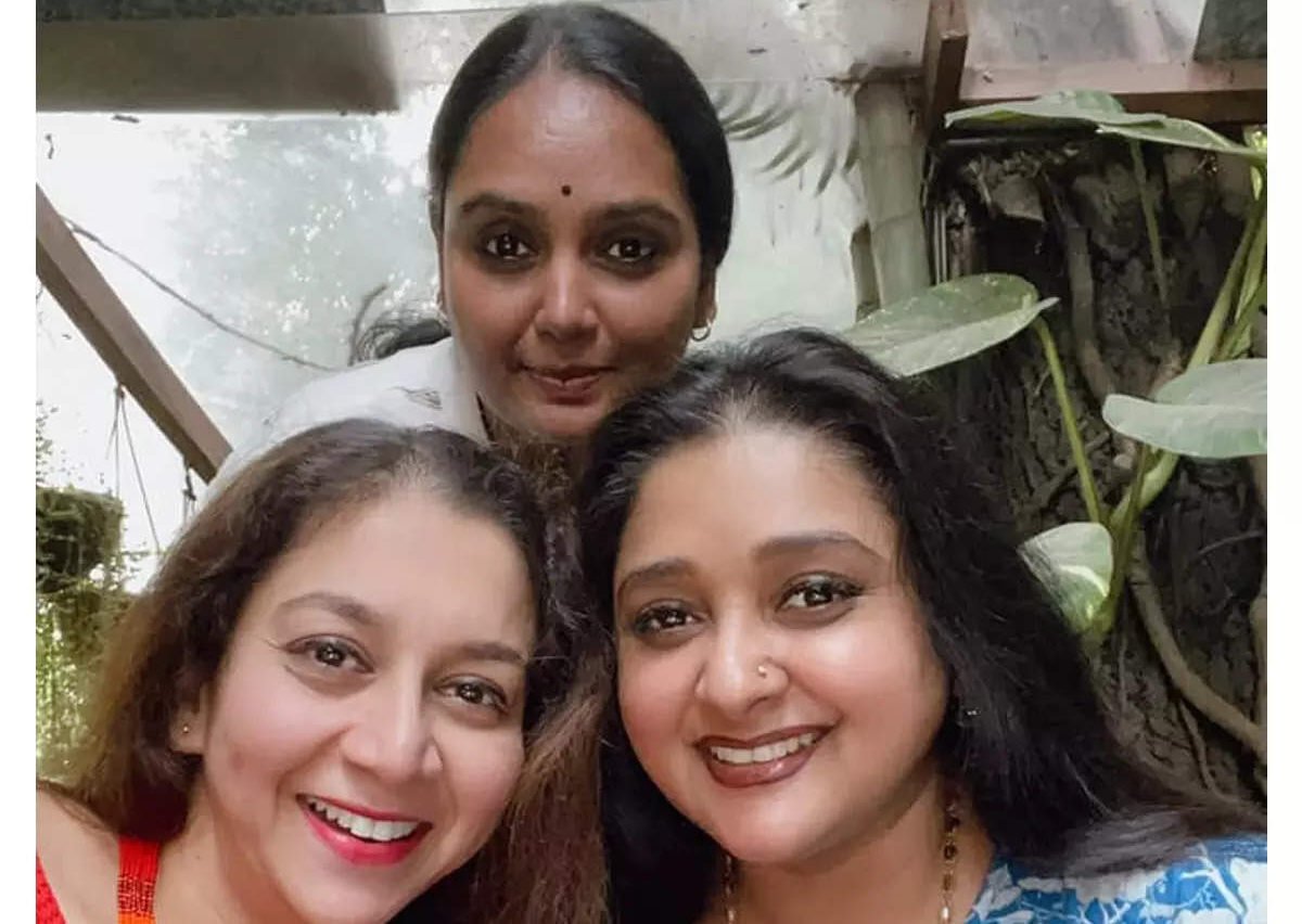 ನಟಿ ಮಣಿಯರ ‘ರಾಗಿ ಮುದ್ದೆ’ ಪಾರ್ಟಿ