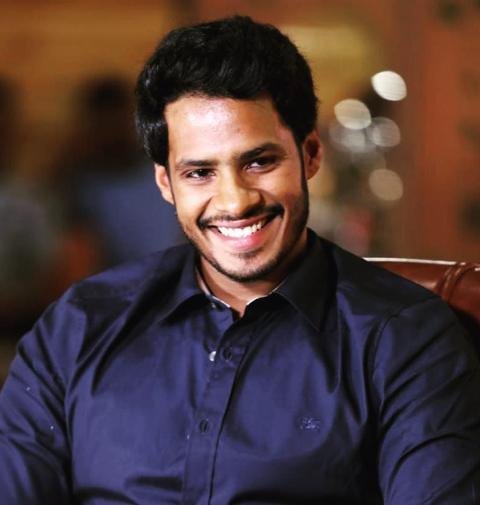 ಸಿನಿಮಾ? or ಪೊಲಿಟಿಕ್ಸ್..? ಯಾವುದನ್ನ ಆಯ್ಕೆ ಮಾಡ್ಕೋತಾರೆ ನಿಖಿಲ್ ಕುಮಾರಸ್ವಾಮಿ..!