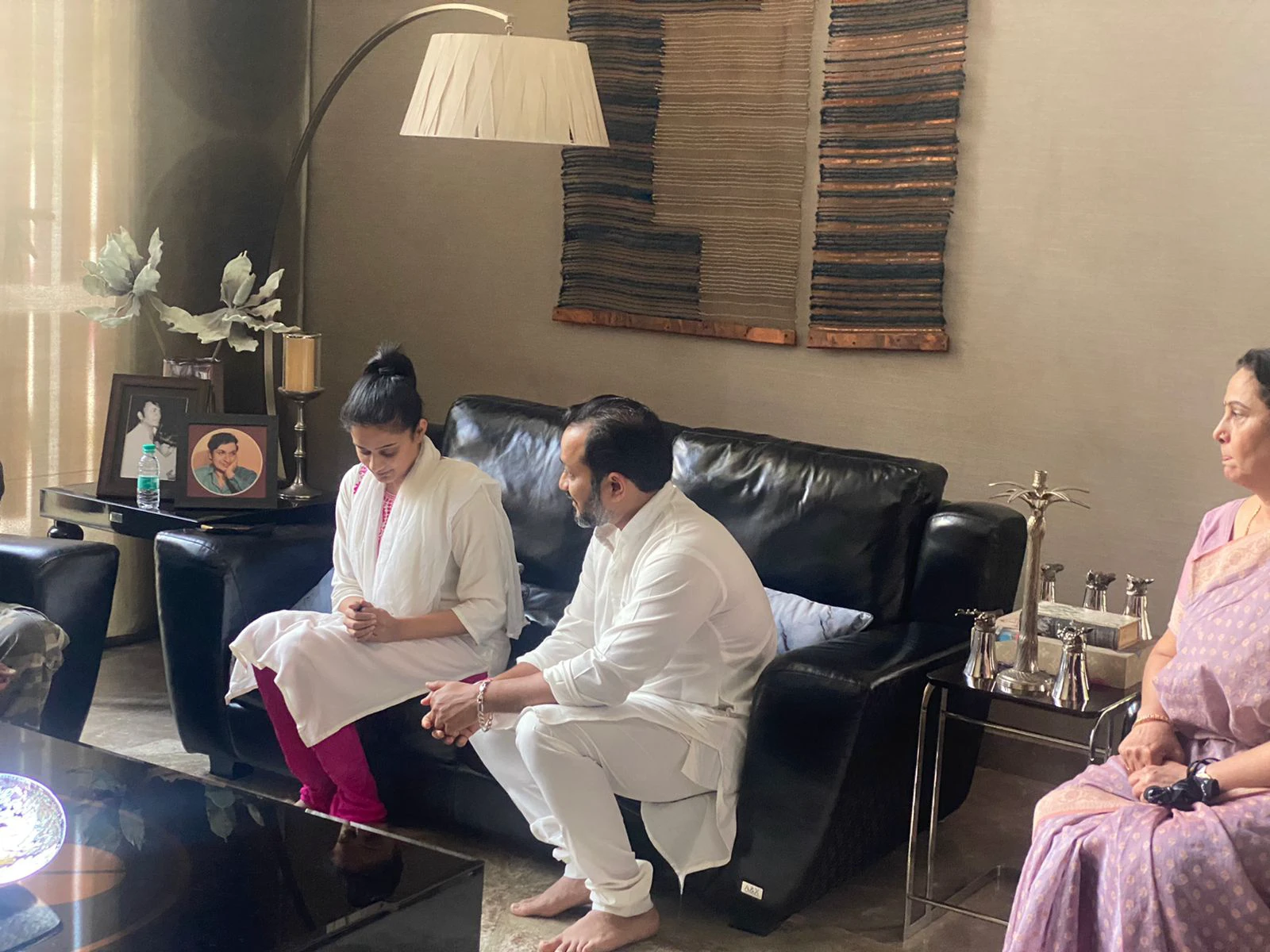 ಪುನೀತ್ ಮನೆಗೆ ಭೇಟಿ ನೀಡಿ ಅಶ್ವಿನಿಗೆ ಸಾಂತ್ವನ ಹೇಳಿದ ‘ಪ್ರಿಯಾಮಣಿ’