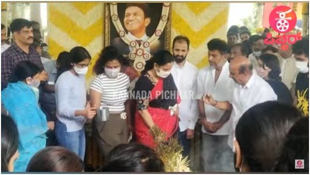 ದೊಡ್ಮನೆ ಕುಟುಂಬದಿಂದ ಪುನೀತ್ ಸಮಾಧಿಗೆ ಹಾಲು-ತುಪ್ಪ ಕಾರ್ಯ..!