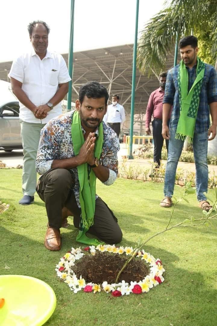 ಸಸಿ ನೆಟ್ಟು ‘ಪುನೀತ್ ರಾಜಕುಮಾರ್’ ಹೆಸರಿಟ್ಟ ನಟ ವಿಶಾಲ್!