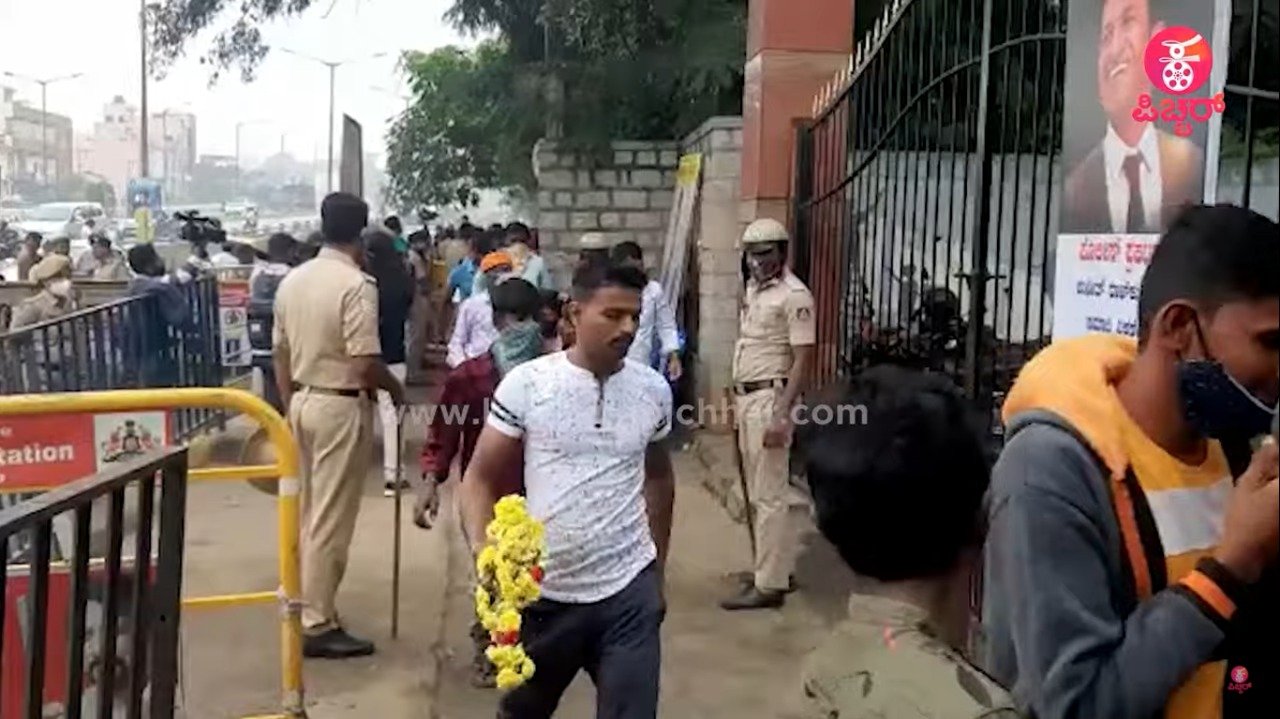 ಪುಣ್ಯ ಸ್ಮರಣೆಗೆ ಅಭಿಮಾನಿಗಳಿಗೆ ಸಿಕ್ತು ಪ್ರವೇಶ