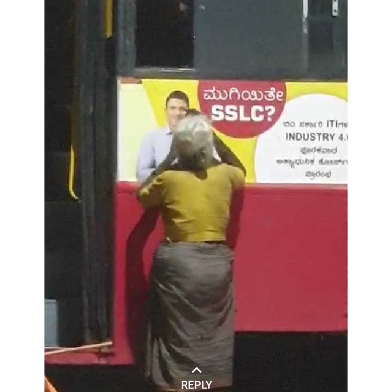 ‘ಅಪ್ಪು’ಗೆ ಮುತ್ತಿಟ್ಟು, ಕಣ್ಣೀರಿಟ್ಟ ಅಜ್ಜಿ ವೀಡಿಯೋ ವೈರಲ್!