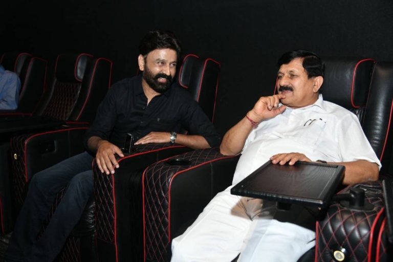 ‘100’ ಚಿತ್ರ ವೀಕ್ಷಿಸಿದ ಗೃಹ ಸಚಿವರಾದ ಅಗರ ಜ್ಞಾನೇಂದ್ರ