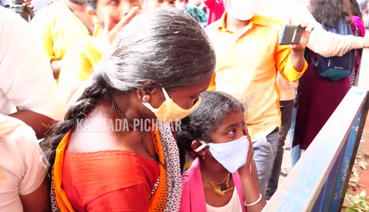 ಅಪ್ಪು ಸಮಾಧಿ ಬಳಿ ಇಂದು ಕಂಡ ಎಮೋಷನಲ್‌ ದೃಶ್ಯಗಳು..!