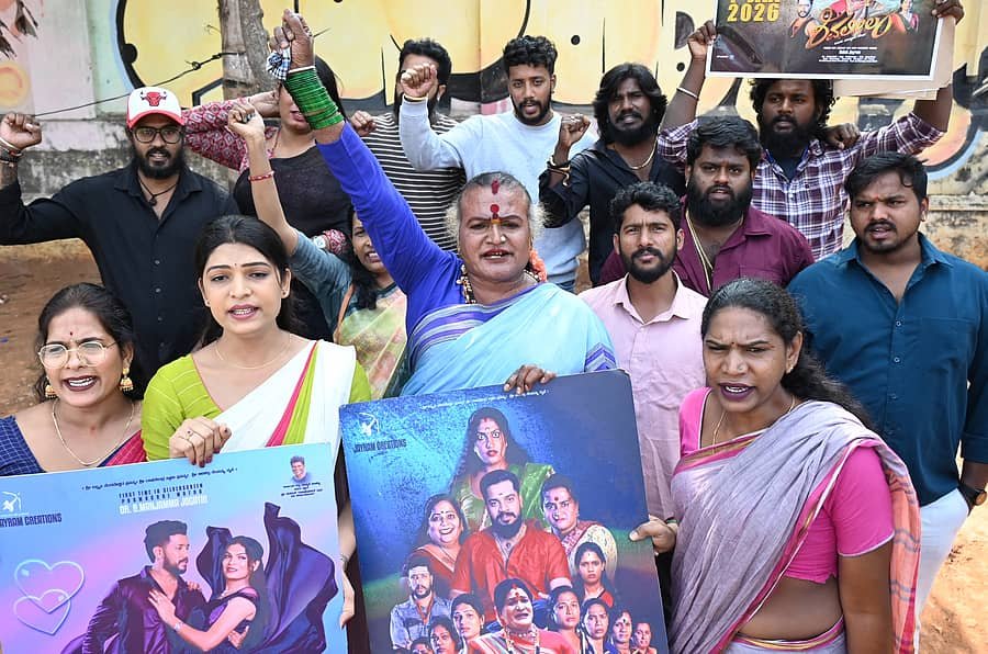 ಚಿತ್ರಮಂದಿರಗಳ ಕೊರತೆ ಶಿವಲೀಲಾ ಸಿನಿಮಾ ತಂಡ ಪ್ರೋಟೆಸ್ಟ್..